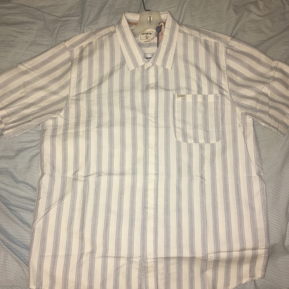 Captain Fin short sleeve button down (NWT)